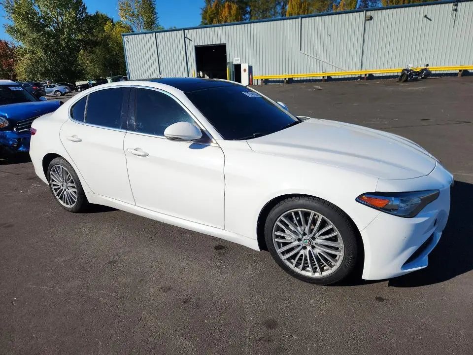 2017 ALFA ROMEO GIULIA TI  