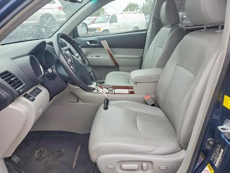 2011 TOYOTA HIGHLANDER LIMITED  