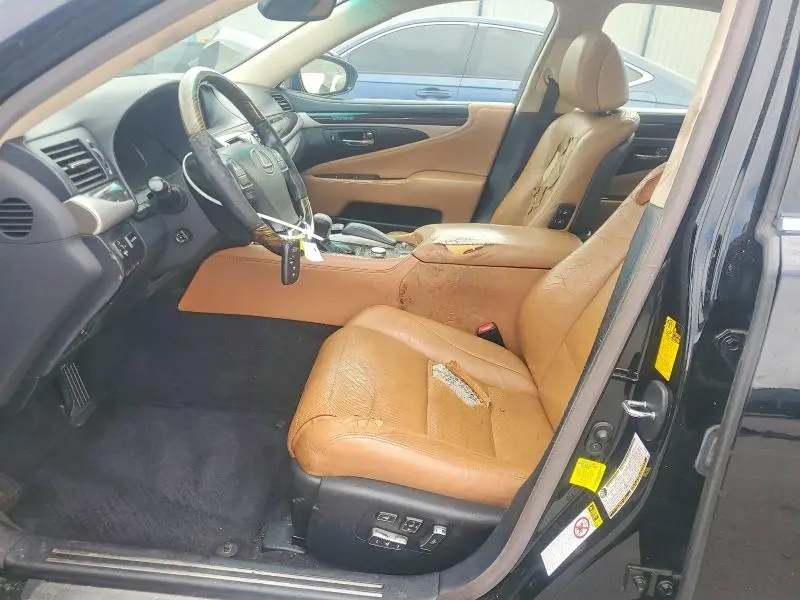 2013 LEXUS LS 460  