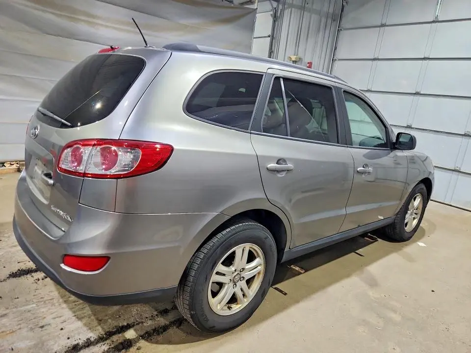 2011 HYUNDAI SANTA FE GLS  