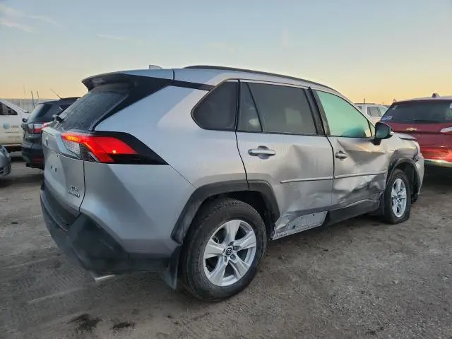 2021 TOYOTA RAV4 XLE  