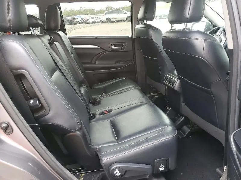 2018 TOYOTA HIGHLANDER XLE  