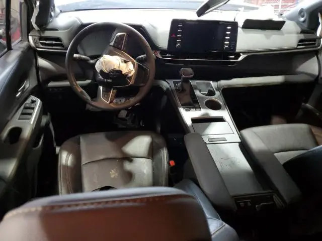 2024 TOYOTA SIENNA XSE  