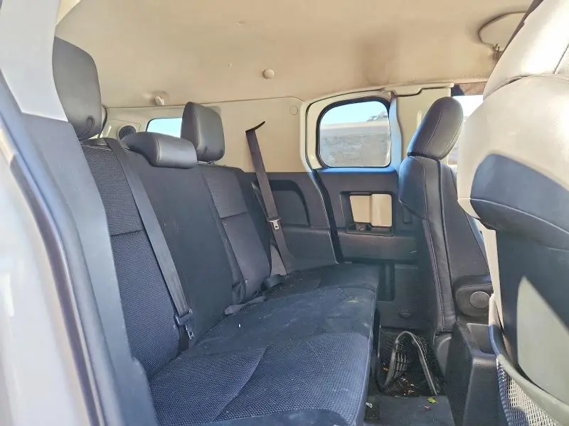 2011 TOYOTA FJ CRUISER BASE  