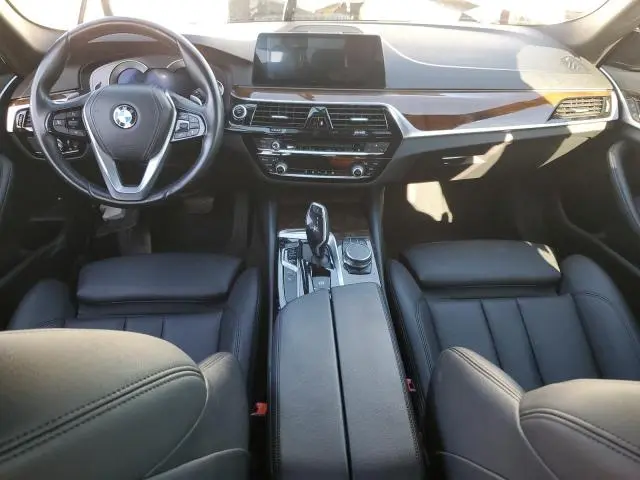 2019 BMW 530E