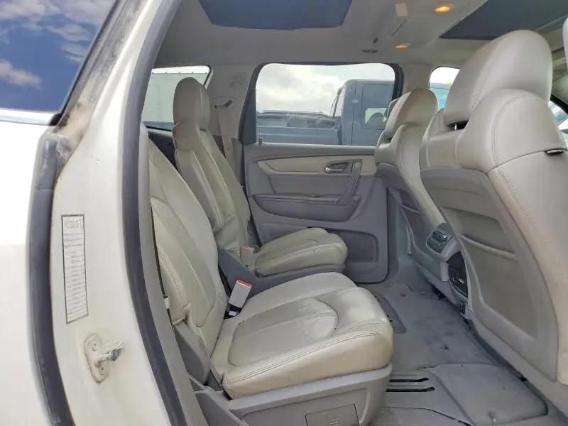 2015 CHEVROLET TRAVERSE LT  