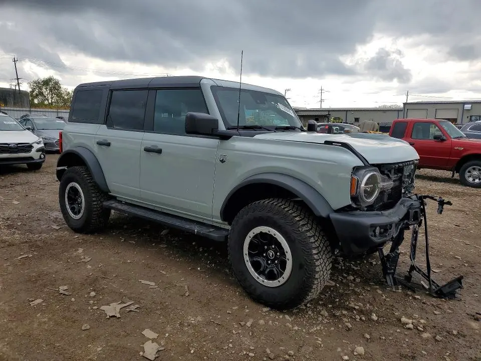 2023 FORD BRONCO BASE  