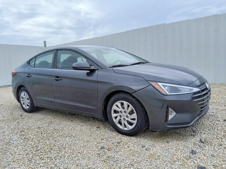 2020 HYUNDAI ELANTRA SE  