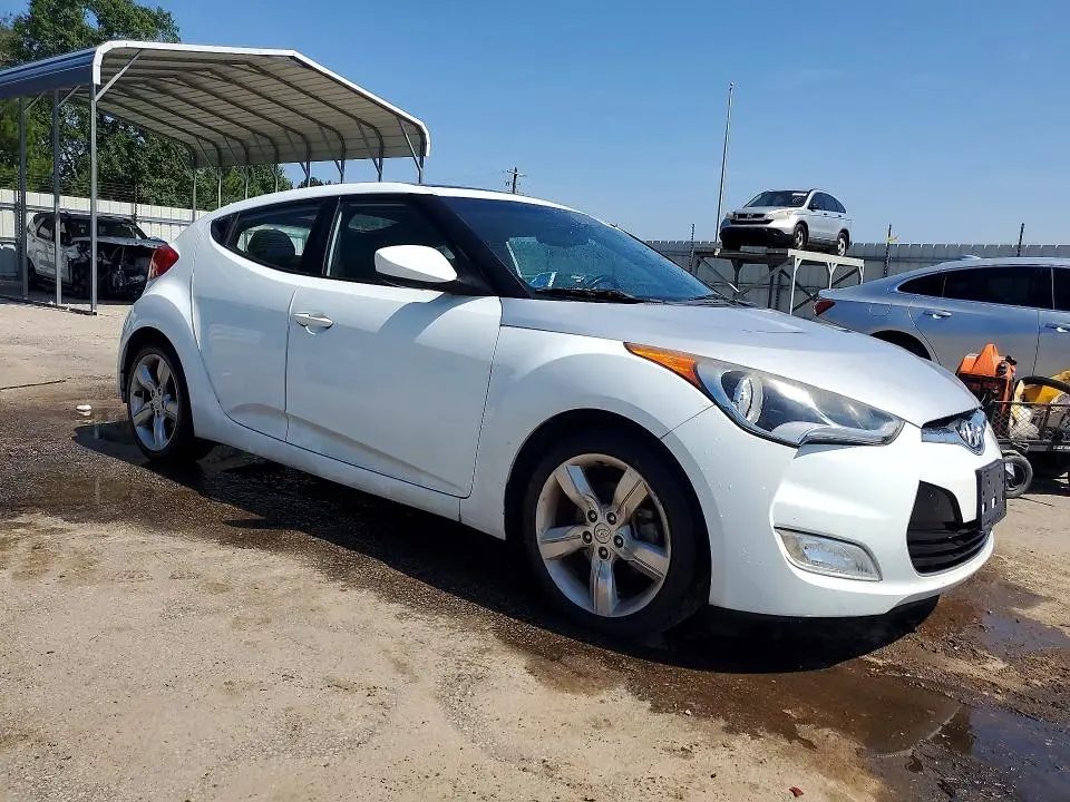 2014 HYUNDAI VELOSTER BASE  