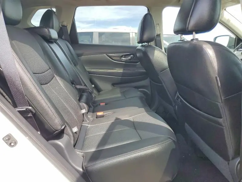 2017 NISSAN ROGUE SL  