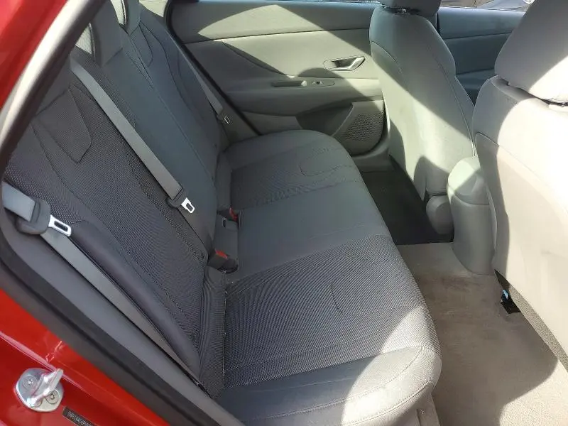2023 HYUNDAI ELANTRA SE  