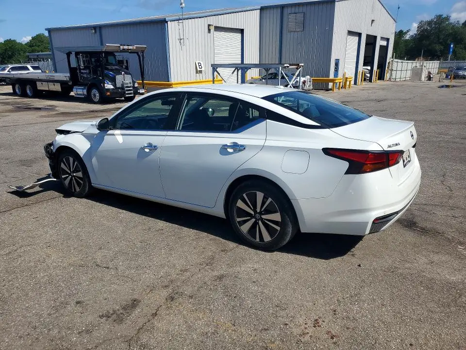 2022 NISSAN ALTIMA SV  