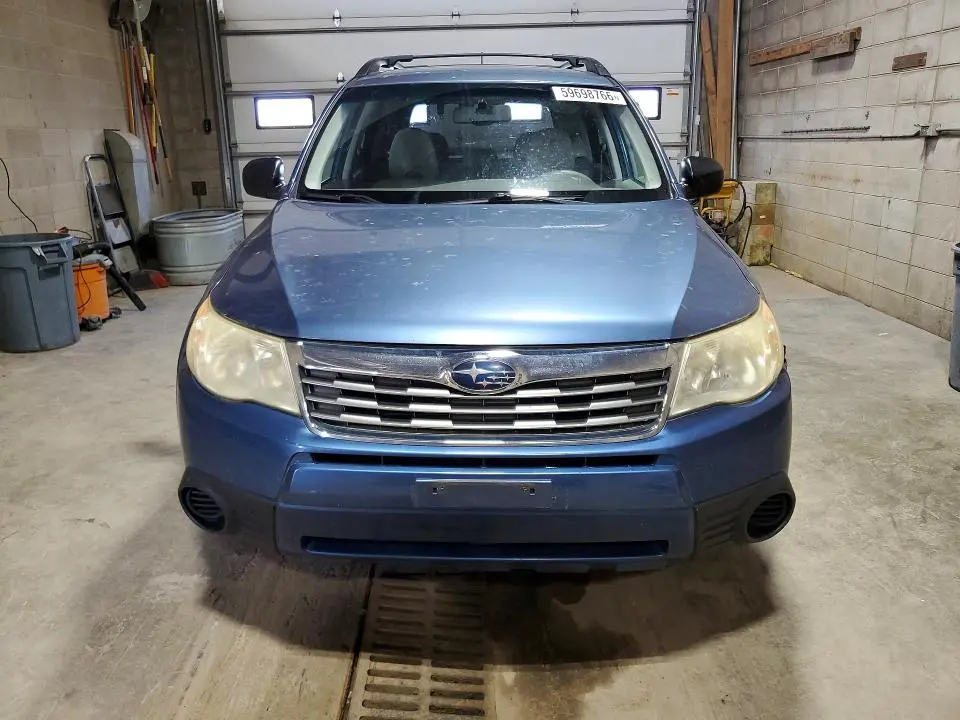 2010 SUBARU FORESTER XS  