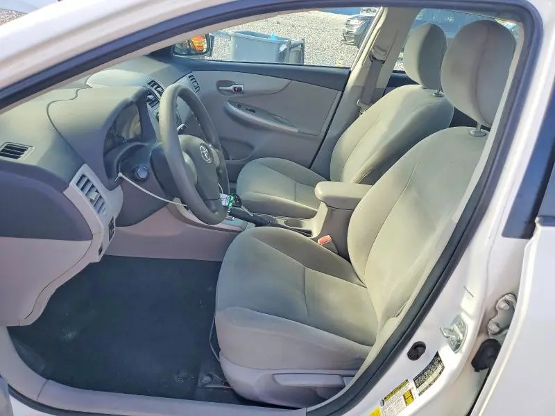 2011 TOYOTA COROLLA LE  