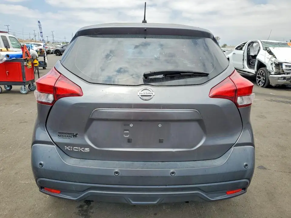 2020 NISSAN KICKS S  