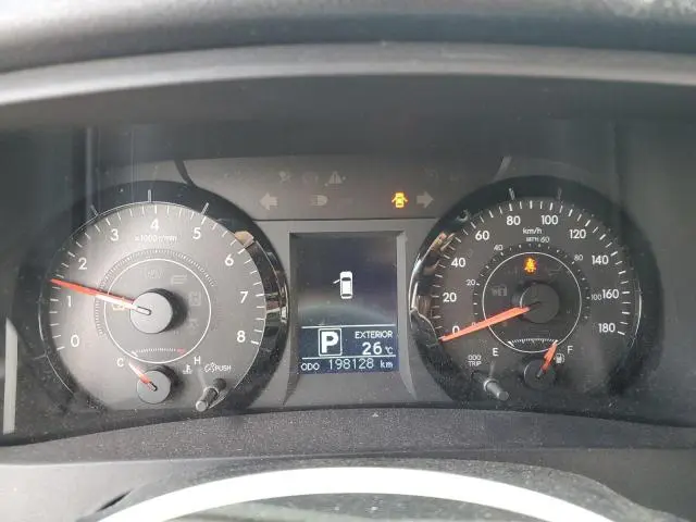 2015 TOYOTA SIENNA LE  