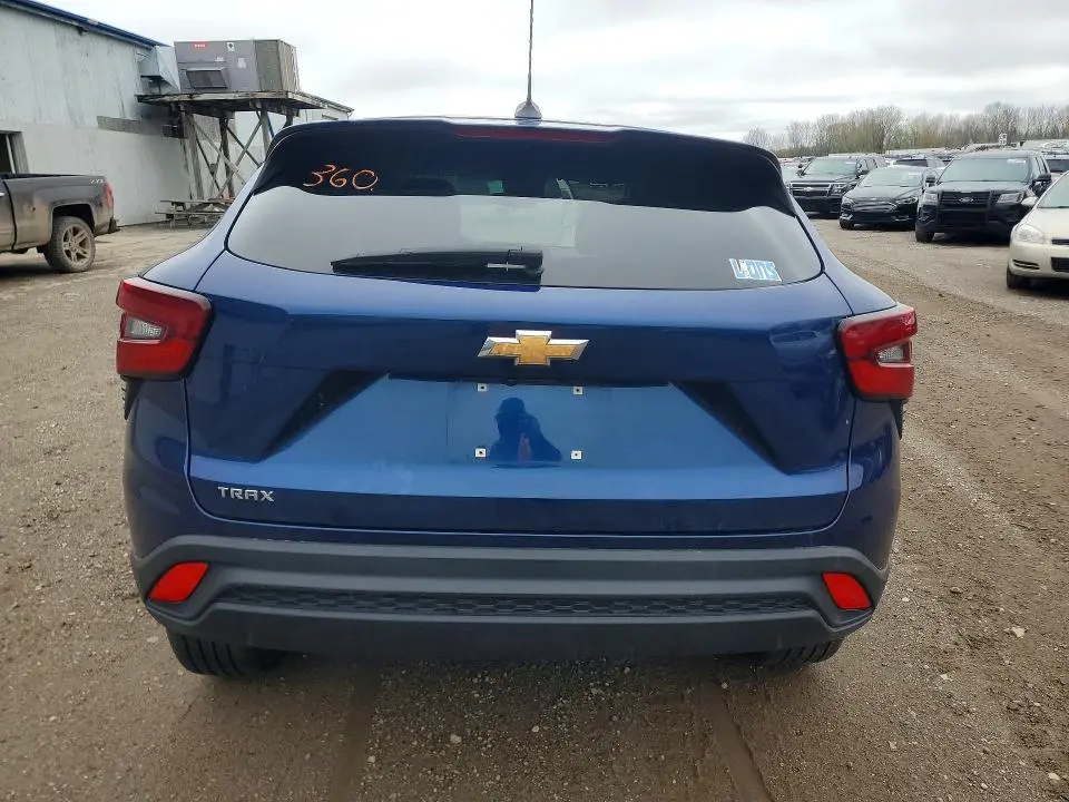 2024 CHEVROLET TRAX LS  