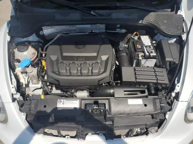 2018 VOLKSWAGEN BEETLE SE  