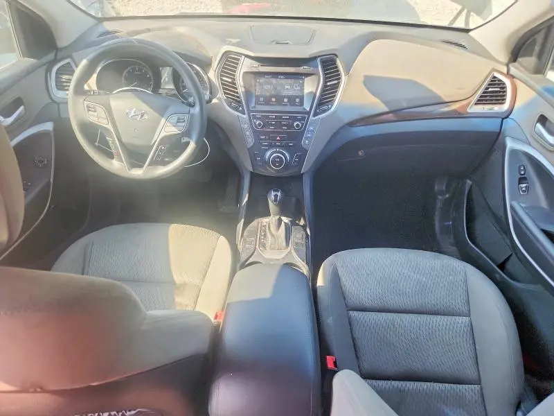 2017 HYUNDAI SANTA FE SE  