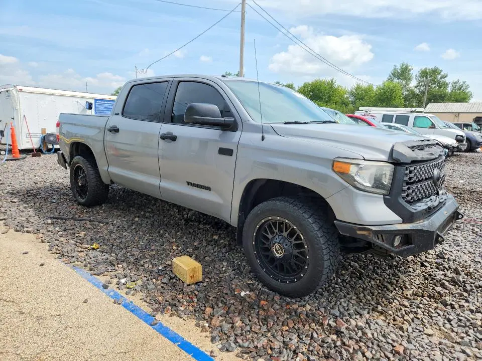 2018 TOYOTA TUNDRA CREWMAX SR5  