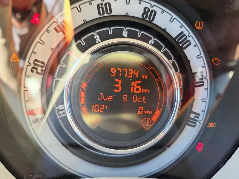 2012 FIAT 500 LOUNGE  
