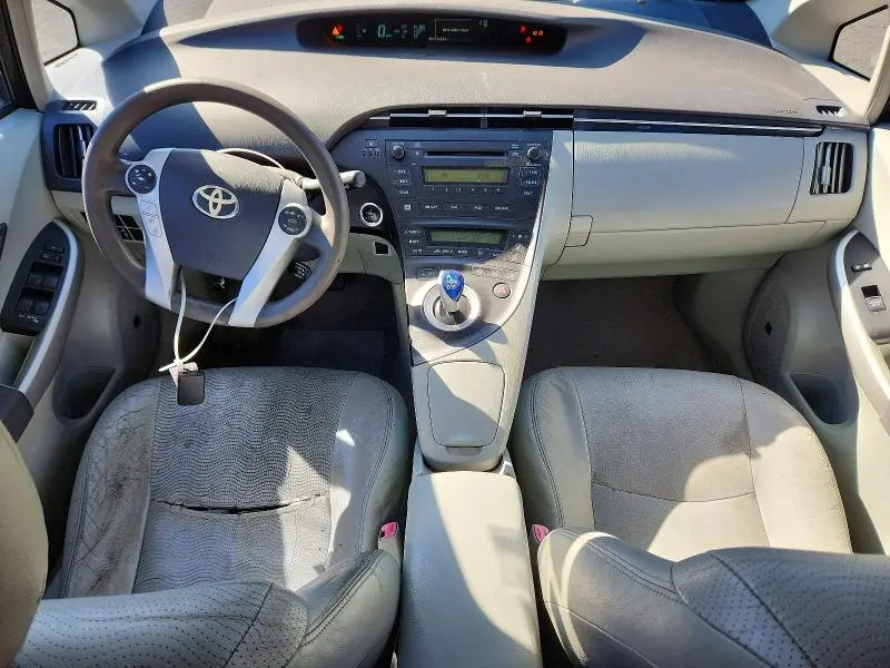 2010 TOYOTA PRIUS III  