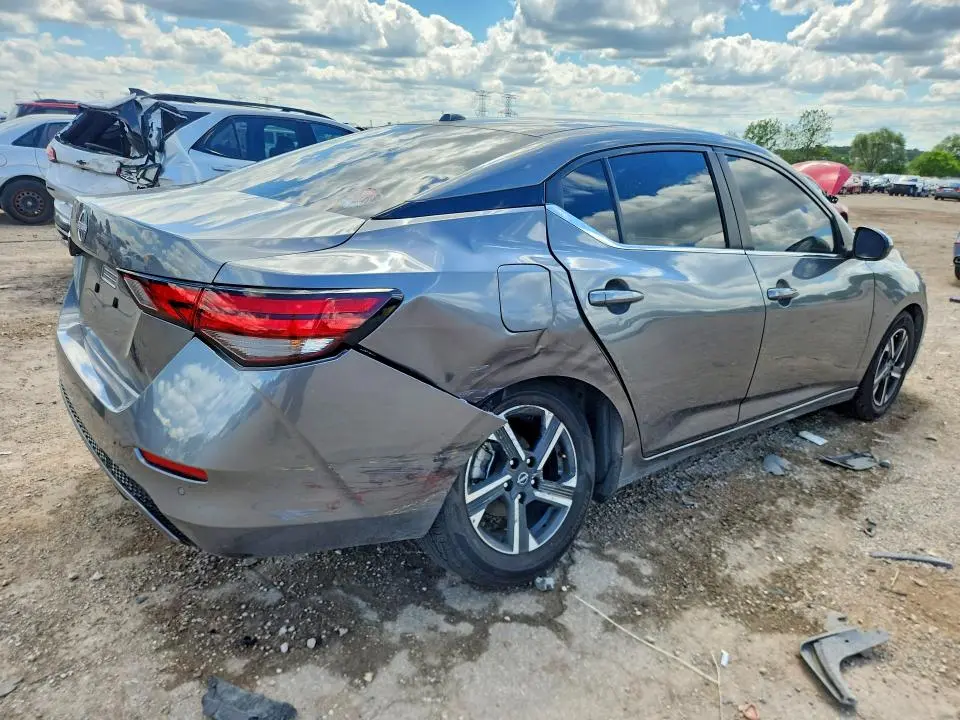 2025 NISSAN SENTRA SV  