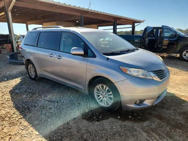 2014 TOYOTA SIENNA XLE  
