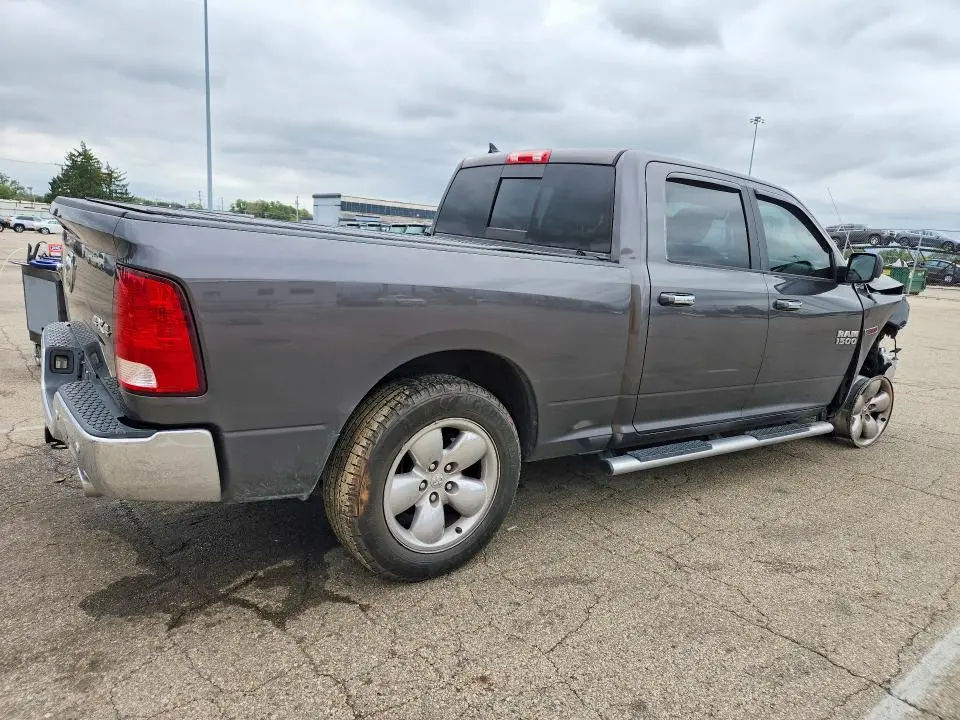 2018 RAM 1500 SLT  