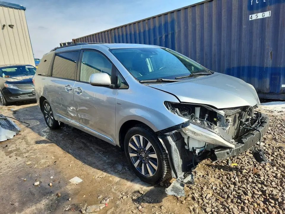2019 TOYOTA SIENNA XLE 7-PASSENGER  