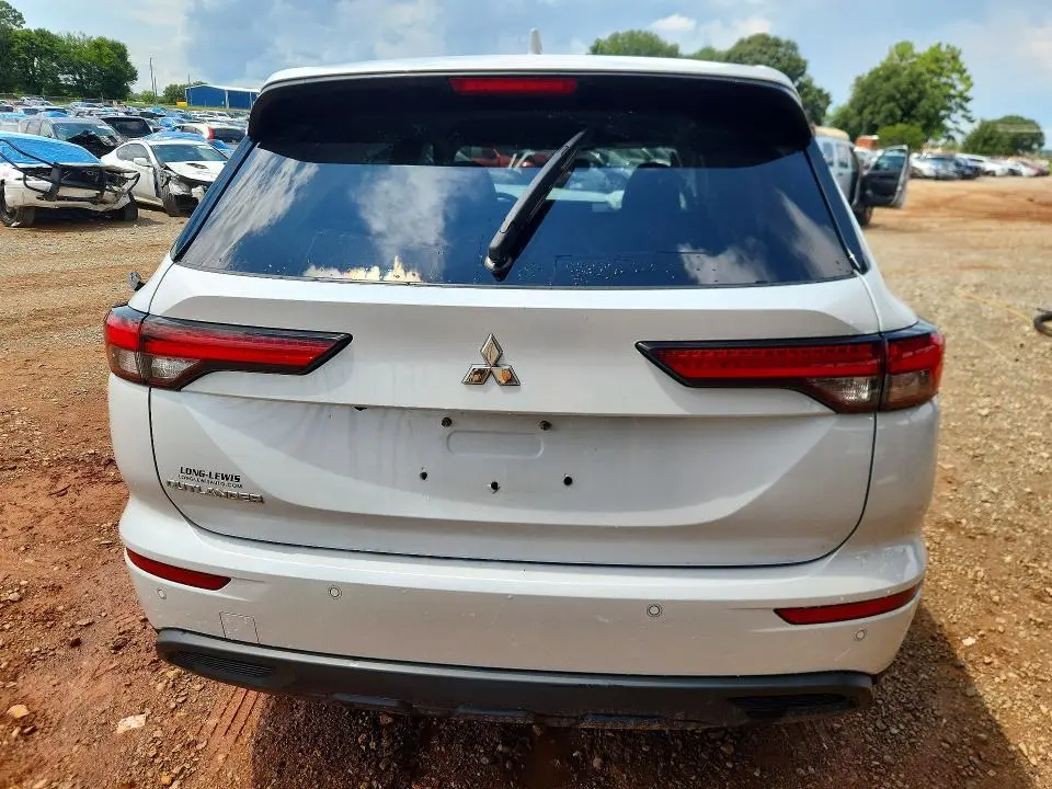 2022 MITSUBISHI OUTLANDER ES  