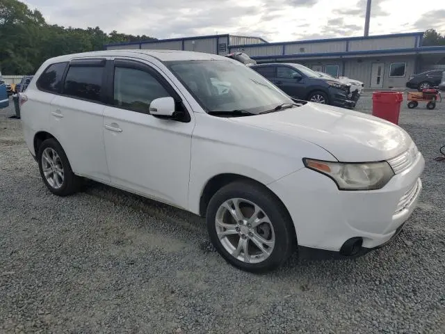 2014 MITSUBISHI OUTLANDER SE