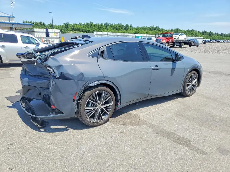2026 TOYOTA PRIUS XLE  