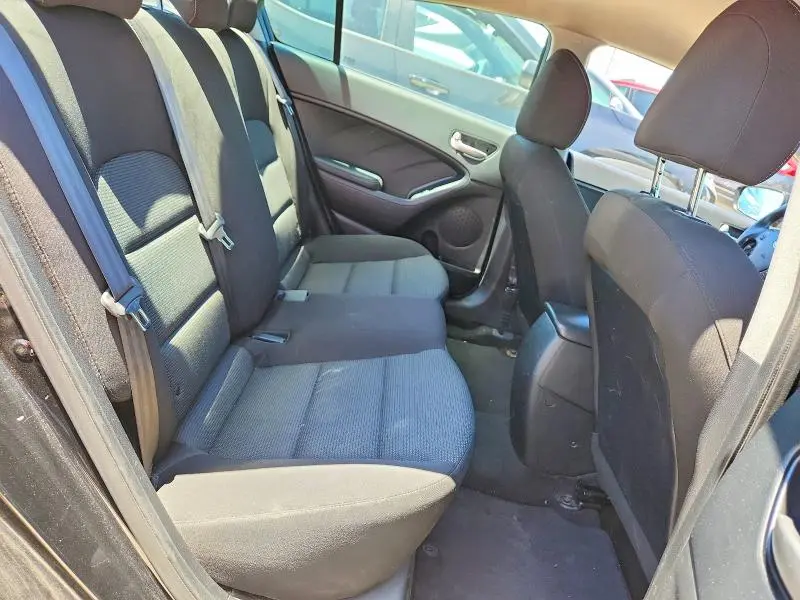 2017 KIA FORTE LX  