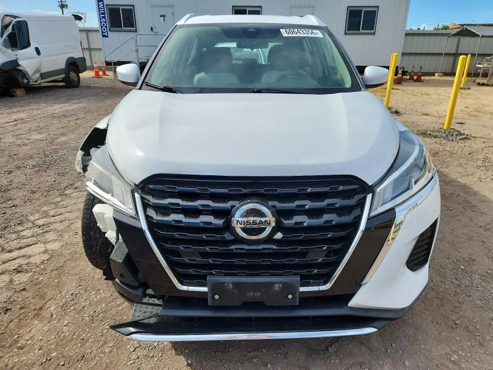 2021 NISSAN KICKS SV  