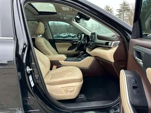 2021 TOYOTA HIGHLANDER HYBRID XLE  