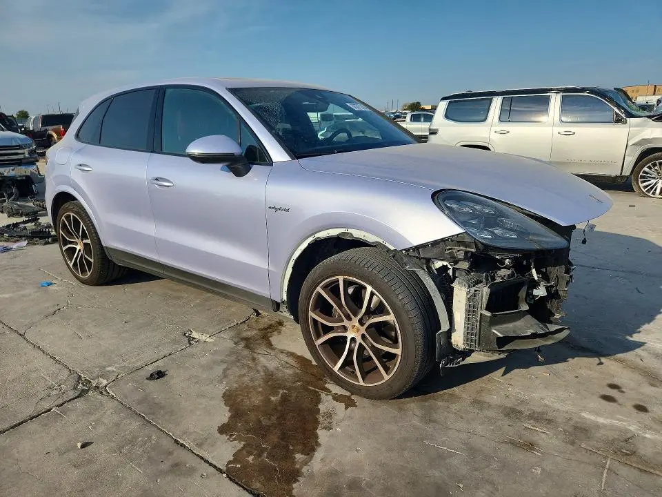 2021 PORSCHE CAYENNE E-HYBRID  