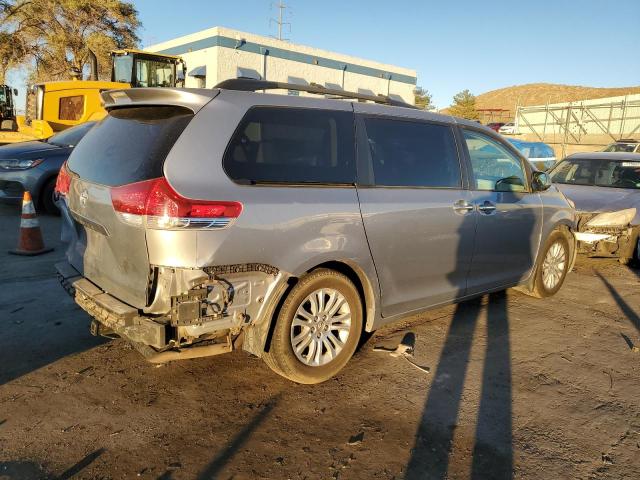 2013 TOYOTA SIENNA XLE