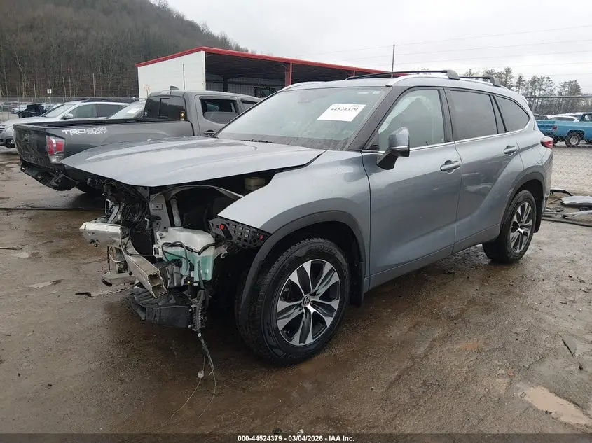 2020 TOYOTA HIGHLANDER XLE