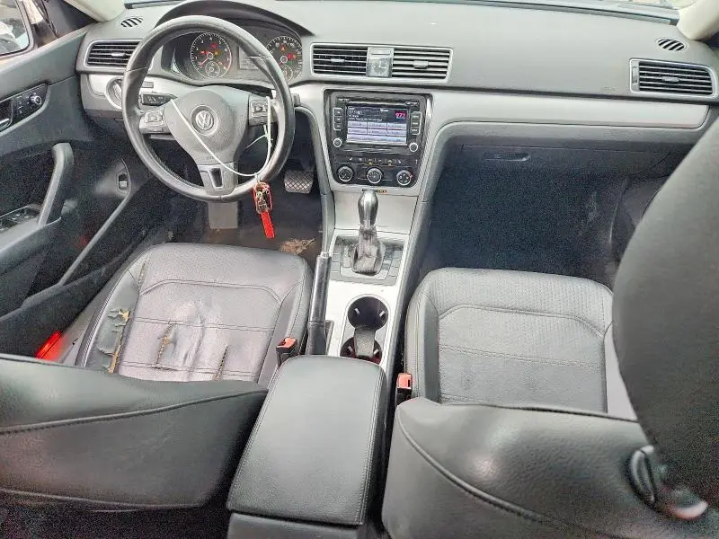 2013 VOLKSWAGEN PASSAT SE  