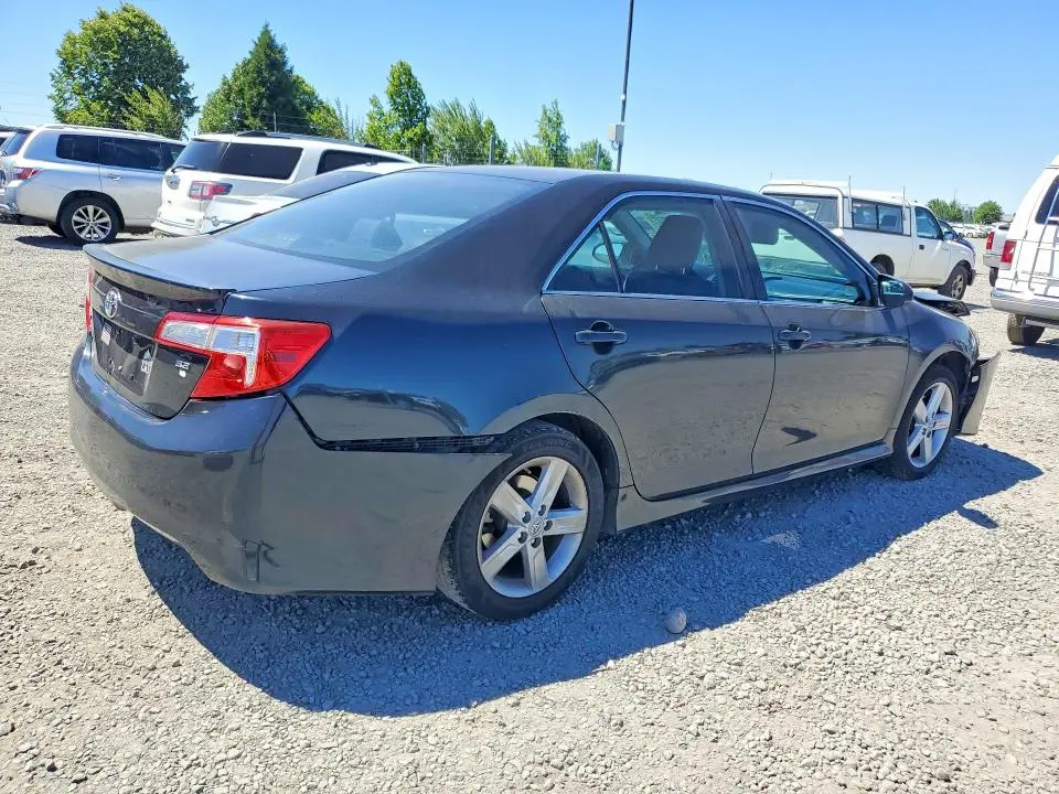 2013 TOYOTA CAMRY SE  