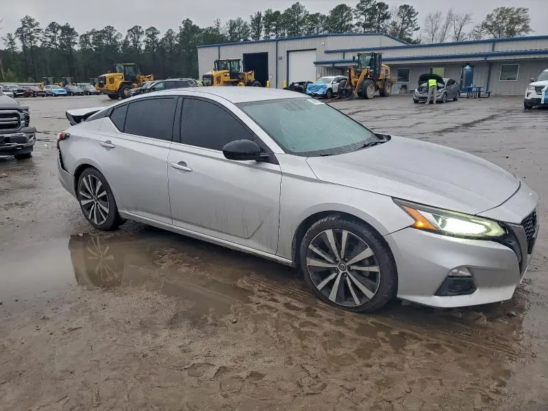 2019 NISSAN ALTIMA SR  