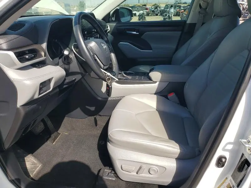 2020 TOYOTA HIGHLANDER XLE  