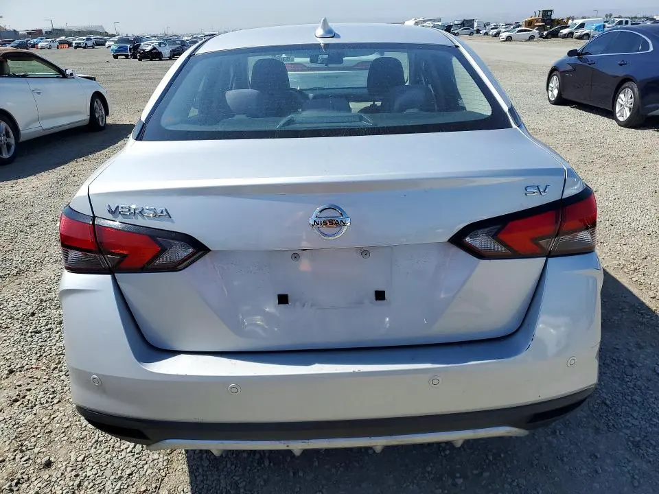 2020 NISSAN VERSA SV  