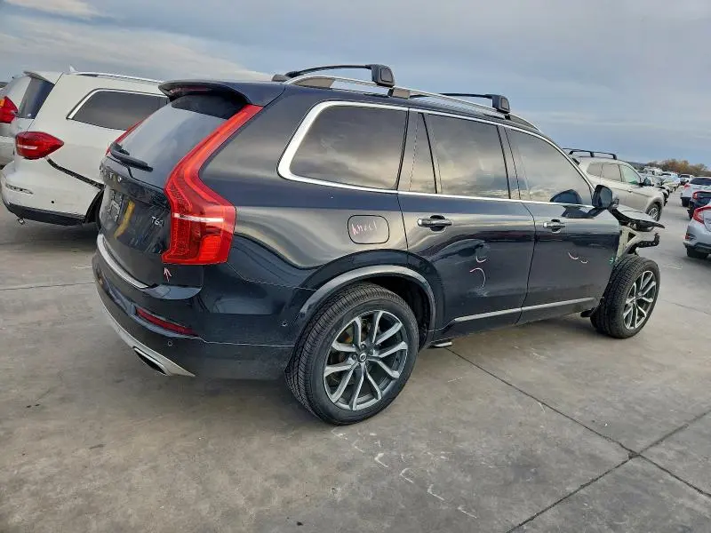 2017 VOLVO XC90 T6  