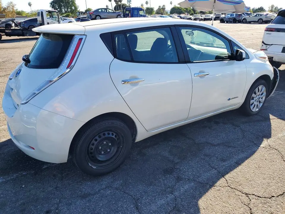2015 NISSAN LEAF S  