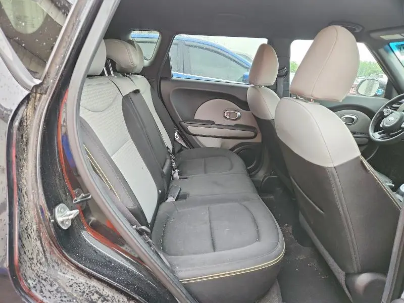 2016 KIA SOUL   