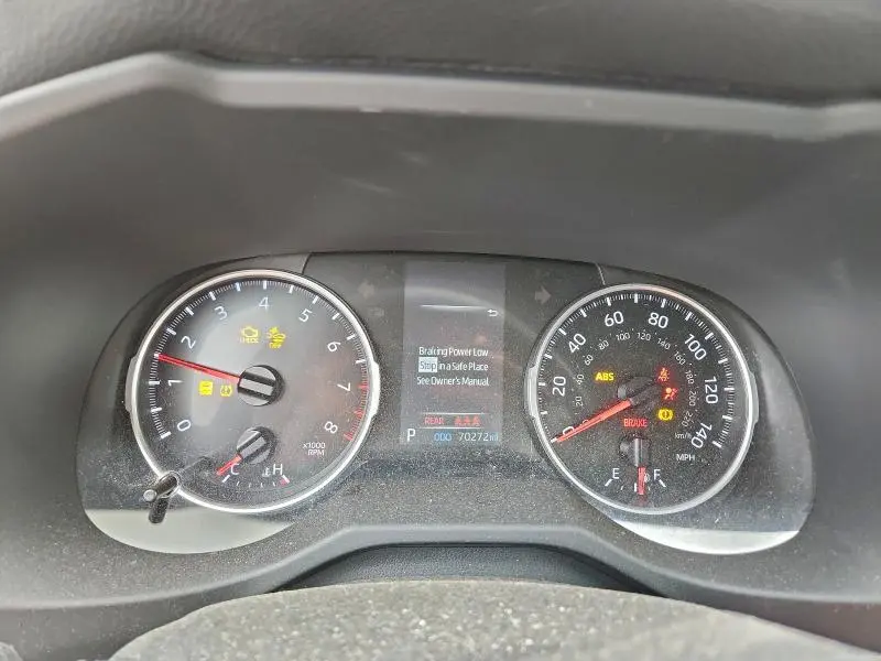 2021 TOYOTA RAV4 XLE  