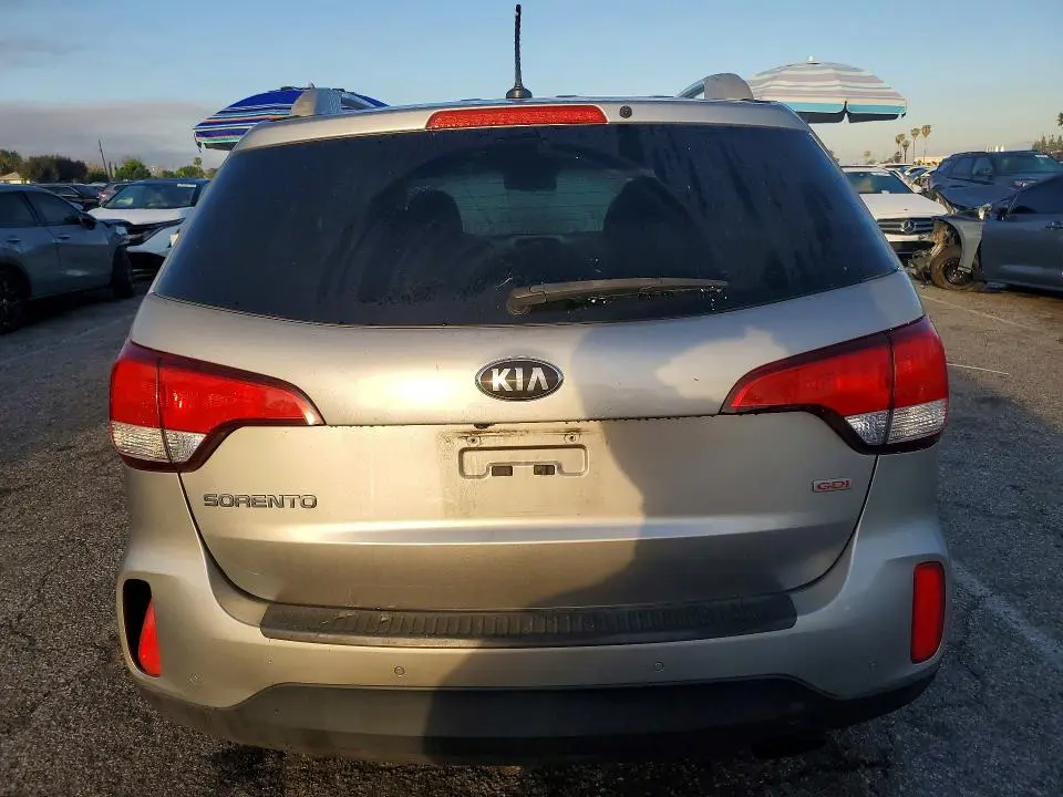 2015 KIA SORENTO LX  