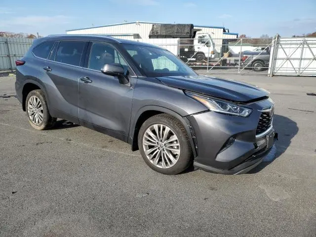 2022 TOYOTA HIGHLANDER PLATINUM  